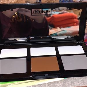 Kat von D(MAKE AN OFFER)refillable contour palette